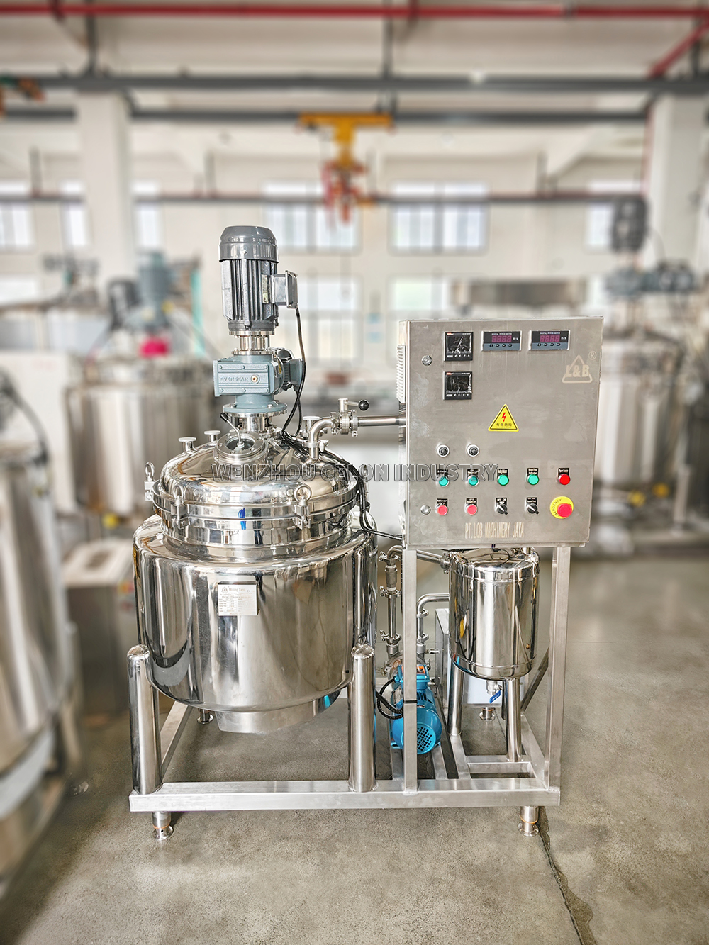 vacuum mixing tank.jpg